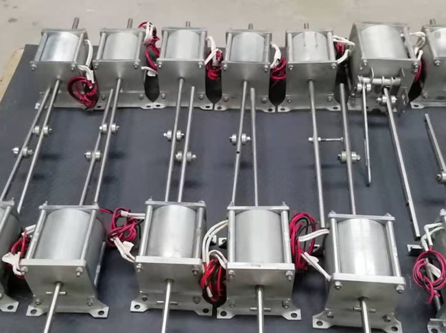戶(hù)外ZW32-12永磁斷路器用雙穩(wěn)態(tài)永磁機(jī)構(gòu)